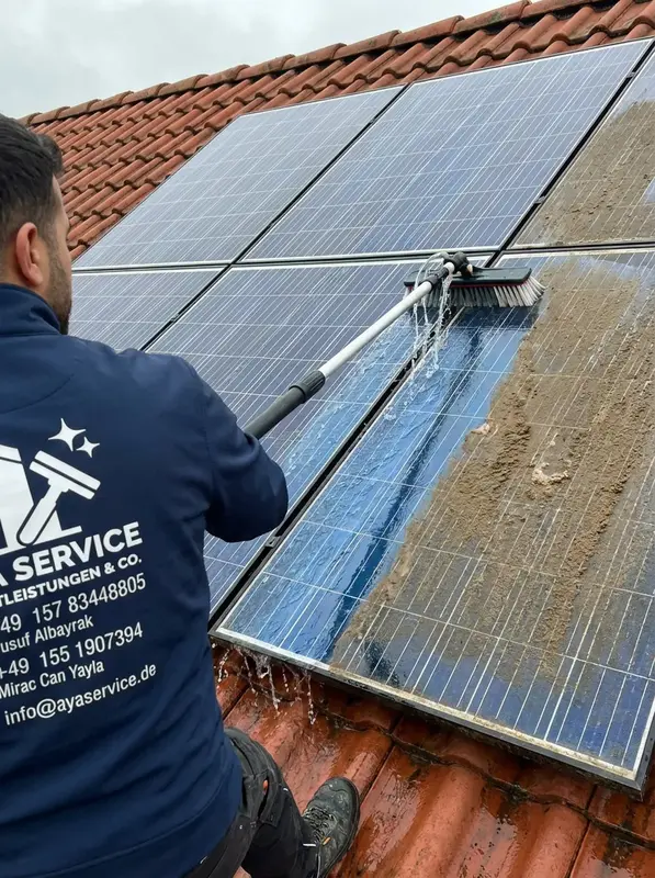 Solaranlagenreinigung - AYA Gebäudeservice