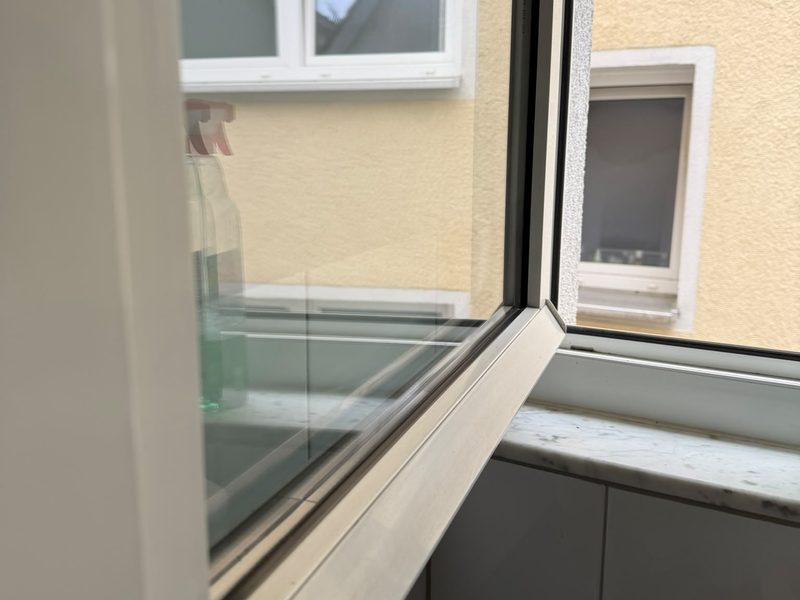 Nachher: Fenster & Rahmen nach der Reinigung durch AYA in München